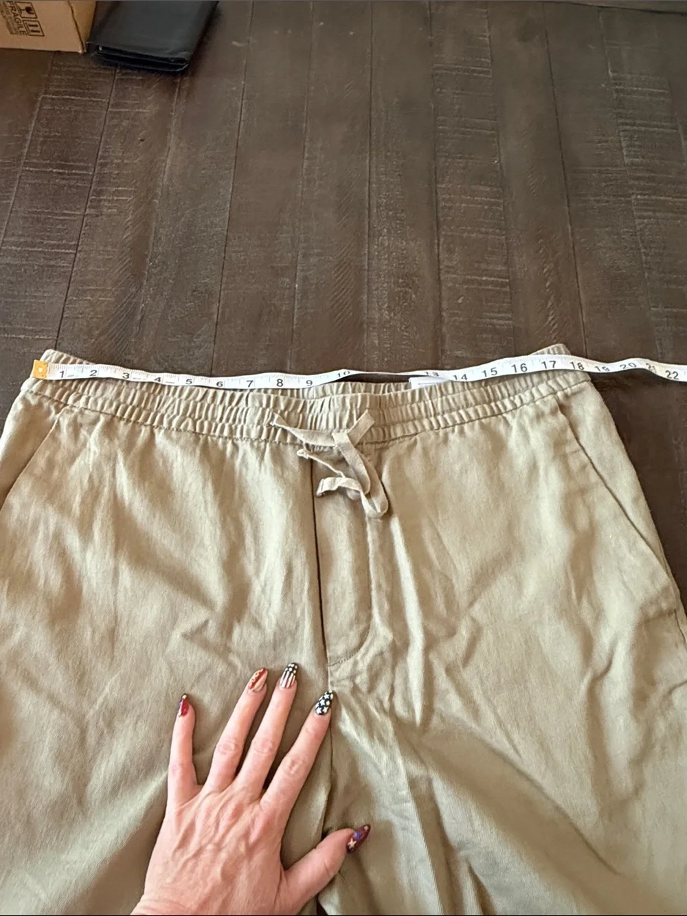 H&M Men's Drawstring Flat Front knee length Shorts - Tan